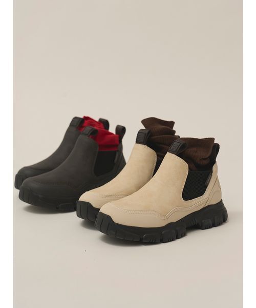 SHAKA（シャカ）の「【emmi×SHAKA】TREK SHORT CHELSEA（ブーツ・レディース・ライトベージュ・22/25/24/23）」の2枚目の写真