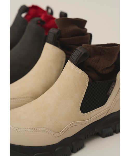 SHAKA（シャカ）の「【emmi×SHAKA】TREK SHORT CHELSEA（ブーツ・レディース・ライトベージュ・22/25/24/23）」の3枚目の写真