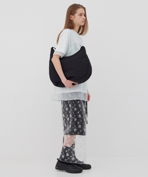 LEVAR(レバー)の「Levar Comfy Cross Bag - Black(メッセンジャーバッグ・レディース・ブラック・FREE)」の3枚目の写真