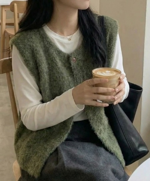 cammie(キャミー)の「ニットベスト(ベスト・レディース・ブラウン/アイボリー/カーキ/グレー・F)」の17枚目の写真