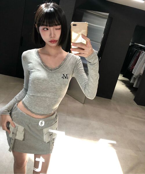 MUCENT(ムセント)の「サニアレースVネック長袖Tシャツ(6色)(Tシャツ/カットソー・レディース・グレー/ホワイト/ブラック/ネイビー/パープル/ピンク・FREE)」の11枚目の写真