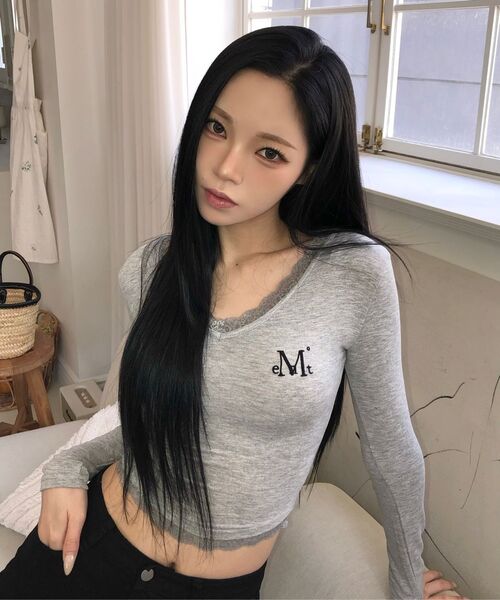 MUCENT(ムセント)の「サニアレースVネック長袖Tシャツ(6色)(Tシャツ/カットソー・レディース・グレー/ホワイト/ブラック/ネイビー/パープル/ピンク・FREE)」の13枚目の写真