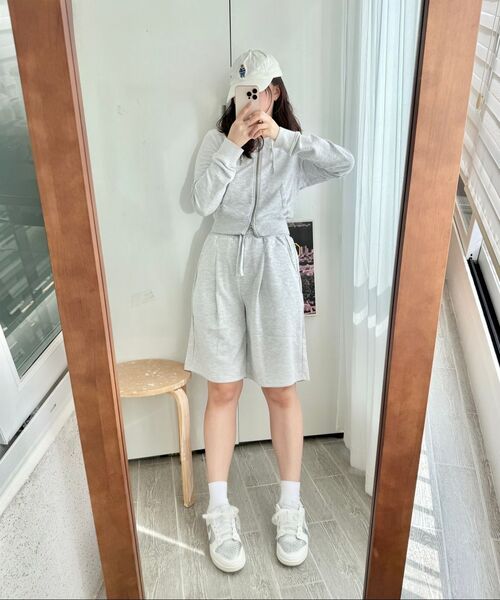 ATEZ（アテズ）の「エッセンシャルワンタックワイドバミューダスウェットショーツ[ホワイトメランジ]（その他パンツ・レディース・その他・SMALL/MEDIUM/LARGE/X-LARGE）」の11枚目の写真
