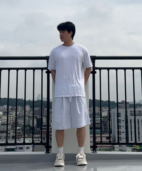 ATEZ（アテズ）の「エッセンシャルワンタックワイドバミューダスウェットショーツ[ホワイトメランジ]（その他パンツ・レディース・その他・SMALL/MEDIUM/LARGE/X-LARGE）」の13枚目の写真