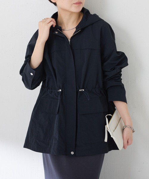 COLLAGE GALLARDAGALANTE（コラージュガリャルダガランテ）の「アンツイストタフタジャケット（ブルゾン・レディース・オフホワイト/カーキ/ネイビー・FREE）」の3枚目の写真