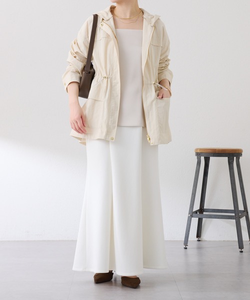 COLLAGE GALLARDAGALANTE（コラージュガリャルダガランテ）の「アンツイストタフタジャケット（ブルゾン・レディース・オフホワイト/カーキ/ネイビー・FREE）」の4枚目の写真