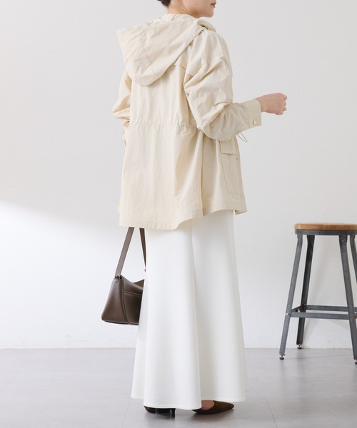 COLLAGE GALLARDAGALANTE（コラージュガリャルダガランテ）の「アンツイストタフタジャケット（ブルゾン・レディース・オフホワイト/カーキ/ネイビー・FREE）」の11枚目の写真