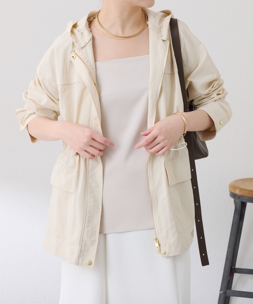 COLLAGE GALLARDAGALANTE（コラージュガリャルダガランテ）の「アンツイストタフタジャケット（ブルゾン・レディース・オフホワイト/カーキ/ネイビー・FREE）」の5枚目の写真