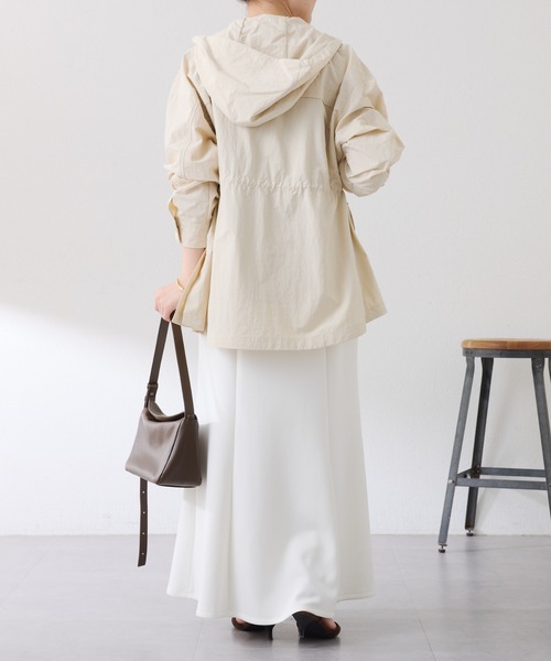 COLLAGE GALLARDAGALANTE（コラージュガリャルダガランテ）の「アンツイストタフタジャケット（ブルゾン・レディース・オフホワイト/カーキ/ネイビー・FREE）」の10枚目の写真