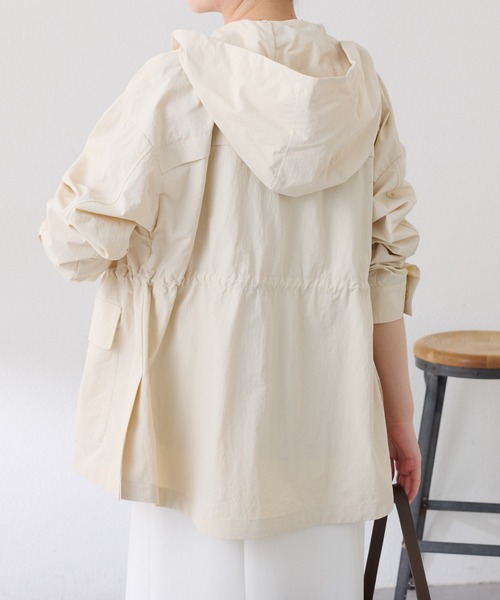 COLLAGE GALLARDAGALANTE（コラージュガリャルダガランテ）の「アンツイストタフタジャケット（ブルゾン・レディース・オフホワイト/カーキ/ネイビー・FREE）」の7枚目の写真