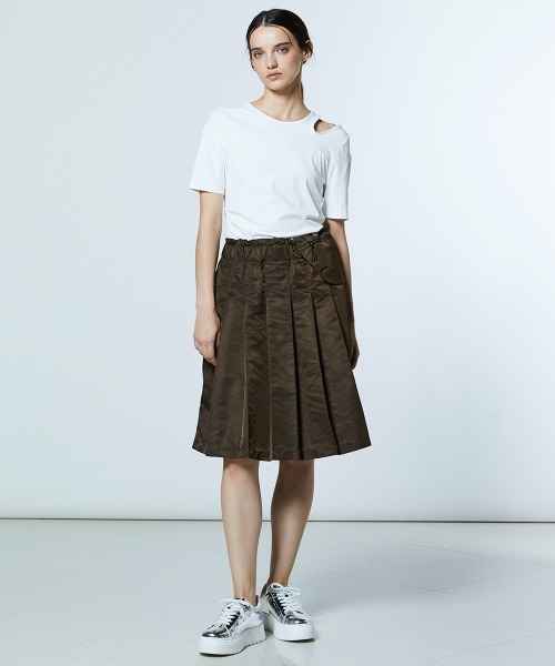 DOUBLE STANDARD CLOTHING(ダブルスタンダードクロージング)の「カットアウトウエストタックトップス(Tシャツ/カットソー・レディース・ブラック/オフホワイト・FREE)」の12枚目の写真
