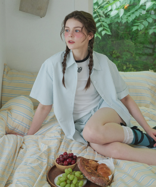 LOSSYROW（ロッシロー）の「Seersucker Stripe shirts Blue（シャツ/ブラウス・レディース・その他・FREE）」の2枚目の写真