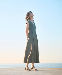 【8/6値下げ】AK+1 / Vネック フレア ノースリーブ ワンピ―ス