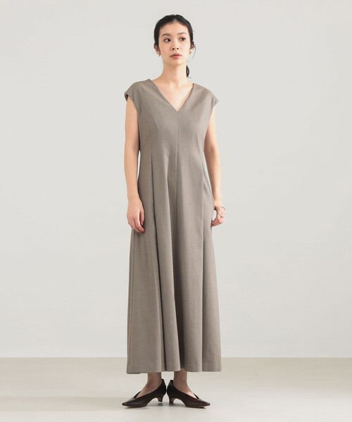 Demi-Luxe BEAMS(デミルクス ビームス)の「【8/6値下げ】AK+1 / Vネック フレア ノースリーブ ワンピ―ス(ワンピース・レディース・ブラウン系その他4/ブラック・38/36)」の9枚目の写真