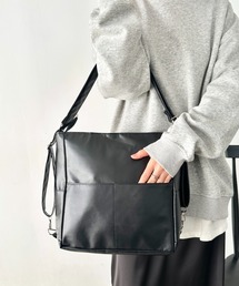 LOVALOT（ラバロット）の「【3WAY】ソフトフェイクレザーショルダーバッグ リュック A5（ショルダーバッグ）」