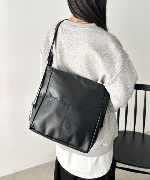 LOVALOT(ラバロット)の「【3WAY】ソフトフェイクレザーショルダーバッグ リュック A5(ショルダーバッグ・レディース・ブラック/ホワイト/ブラウン・F)」の8枚目の写真