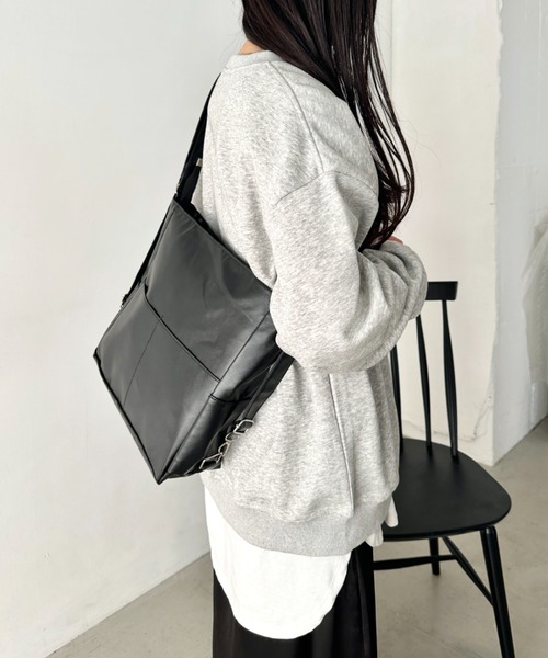 LOVALOT(ラバロット)の「【3WAY】ソフトフェイクレザーショルダーバッグ リュック A5(ショルダーバッグ・レディース・ブラック/ホワイト/ブラウン・F)」の11枚目の写真