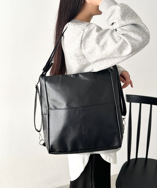 LOVALOT(ラバロット)の「【3WAY】ソフトフェイクレザーショルダーバッグ リュック A5(ショルダーバッグ・レディース・ブラック/ホワイト/ブラウン・F)」の7枚目の写真