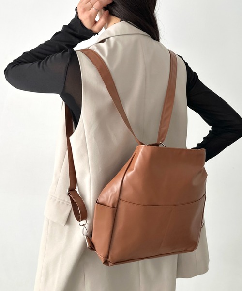 LOVALOT(ラバロット)の「【3WAY】ソフトフェイクレザーショルダーバッグ リュック A5(ショルダーバッグ・レディース・ブラック/ホワイト/ブラウン・F)」の18枚目の写真