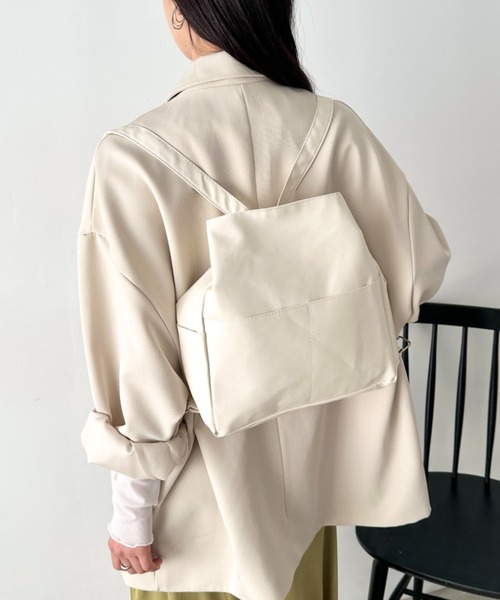 LOVALOT(ラバロット)の「【3WAY】ソフトフェイクレザーショルダーバッグ リュック A5(ショルダーバッグ・レディース・ブラック/ホワイト/ブラウン・F)」の5枚目の写真