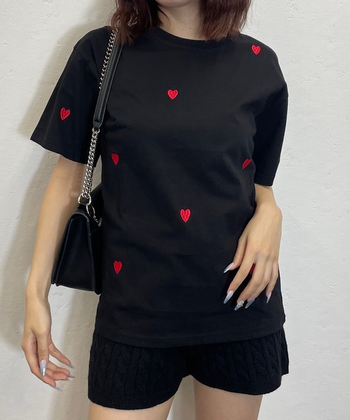 ROGER AND RAW(ロジャーアンドロウ)の「ハート刺繍クルーTシャツ(Tシャツ/カットソー・レディース・ブラック/グレー/ホワイト・FREE)」の13枚目の写真