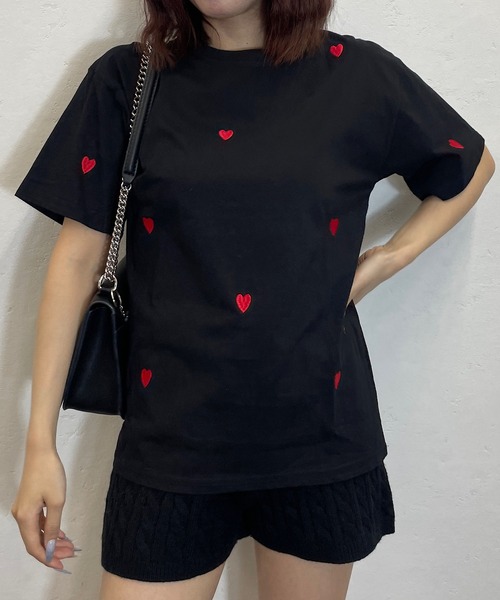 ROGER AND RAW(ロジャーアンドロウ)の「ハート刺繍クルーTシャツ(Tシャツ/カットソー・レディース・ブラック/グレー/ホワイト・FREE)」の12枚目の写真