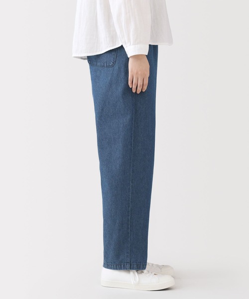 無印良品(ムジルシリョウヒン)の「婦人 洗いざらし デニムイージーテーパードパンツ(デニムパンツ・レディース・ダークネイビー/ブルー・L/M/S/XL)」の4枚目の写真