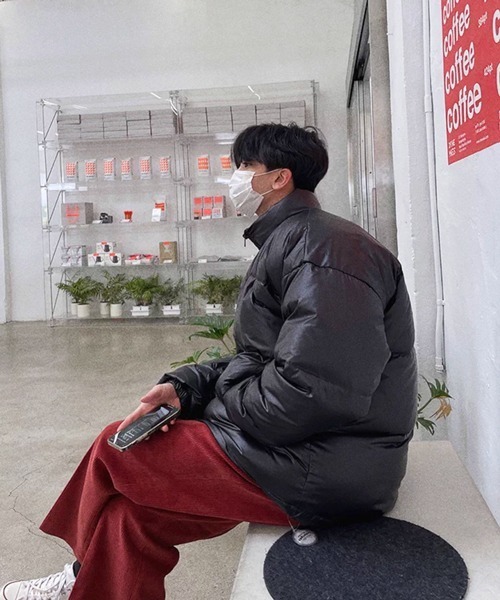 NOWLE（ノウル）の「【NOWLE】ルーズシルエット コーデュロイ センタープレス トラウザーズ / スラックス（スラックス・メンズ・ワインレッド・X-LARGE/LARGE/MEDIUM）」の8枚目の写真