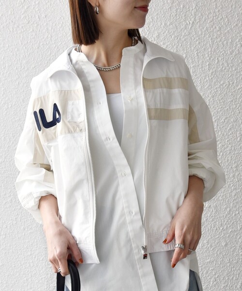 FILA(フィラ)の「【SHIPS any別注】FILA:〈洗濯機可能〉スタンドカラー ジップ ライン ブルゾン(ブルゾン・レディース・ネイビー/ホワイト・ONE SIZE)」の9枚目の写真