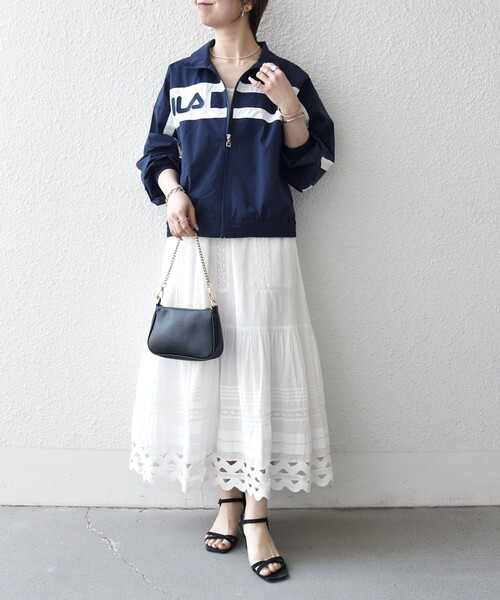 FILA(フィラ)の「【SHIPS any別注】FILA:〈洗濯機可能〉スタンドカラー ジップ ライン ブルゾン(ブルゾン・レディース・ネイビー/ホワイト・ONE SIZE)」の11枚目の写真
