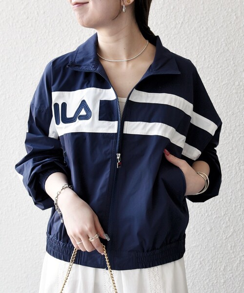 FILA(フィラ)の「【SHIPS any別注】FILA:〈洗濯機可能〉スタンドカラー ジップ ライン ブルゾン(ブルゾン・レディース・ネイビー/ホワイト・ONE SIZE)」の13枚目の写真