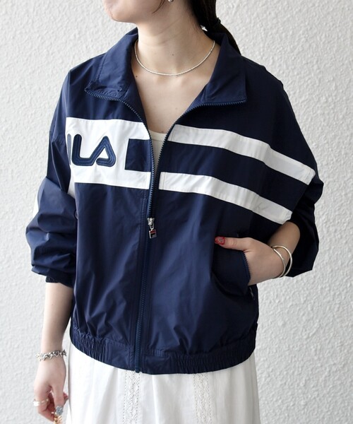 FILA(フィラ)の「【SHIPS any別注】FILA:〈洗濯機可能〉スタンドカラー ジップ ライン ブルゾン(ブルゾン・レディース・ネイビー/ホワイト・ONE SIZE)」の17枚目の写真