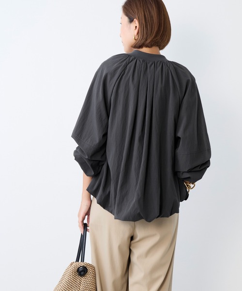 MICA&DEAL（マイカ＆ディール）の「ヘムバルーンナイロンブルゾン（ブルゾン・レディース・カーキ/チャコールグレー/ベージュ・FREE）」の19枚目の写真