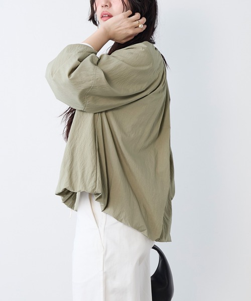 MICA&DEAL（マイカ＆ディール）の「ヘムバルーンナイロンブルゾン（ブルゾン・レディース・カーキ/チャコールグレー/ベージュ・FREE）」の12枚目の写真