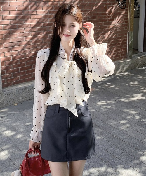&soiree(アンドソワレ)の「ハートドット柄シアーボウタイブラウス(シャツ/ブラウス・レディース・ホワイト・LARGE/MEDIUM/SMALL)」の4枚目の写真