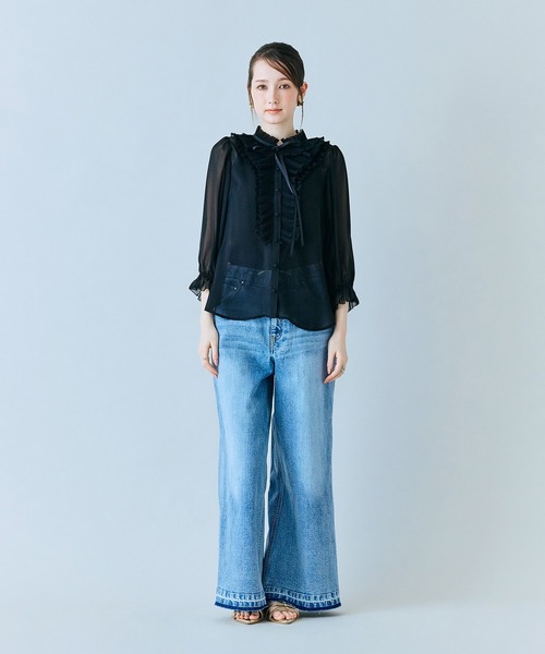 Audie a Muses(オーディアミューズ)の「シアープリーツフリルブラウス(シャツ/ブラウス・レディース・ブラック/オフホワイト・42/40/38)」の15枚目の写真