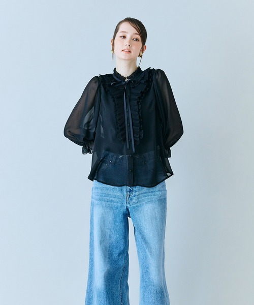 Audie a Muses(オーディアミューズ)の「シアープリーツフリルブラウス(シャツ/ブラウス・レディース・ブラック/オフホワイト・42/40/38)」の18枚目の写真