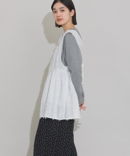 OMNES（オムネス）の「フリンジ前後２wayペプラムリボン付ベスト（ベスト・レディース・ブラウン/ホワイト/ブルー/ブラック・FREE）」の6枚目の写真