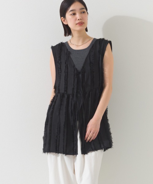 OMNES（オムネス）の「フリンジ前後２wayペプラムリボン付ベスト（ベスト・レディース・ブラウン/ホワイト/ブルー/ブラック・FREE）」の10枚目の写真