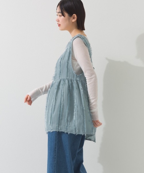 OMNES（オムネス）の「フリンジ前後２wayペプラムリボン付ベスト（ベスト・レディース・ブラウン/ホワイト/ブルー/ブラック・FREE）」の21枚目の写真