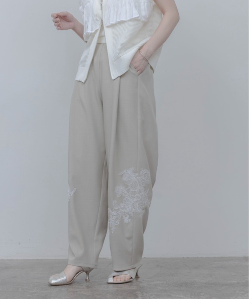 Eimee Law(エイミーロウ)の「レースモチーフ コクーンパンツ(その他パンツ・レディース・インディゴブルー/ベージュ・MEDIUM)」の22枚目の写真