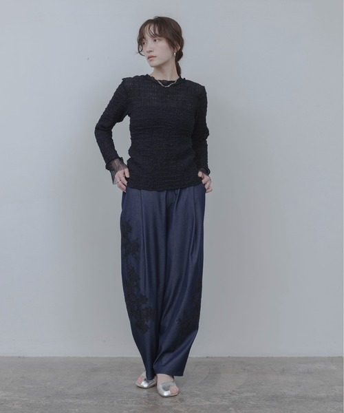 Eimee Law(エイミーロウ)の「レースモチーフ コクーンパンツ(その他パンツ・レディース・インディゴブルー/ベージュ・MEDIUM)」の9枚目の写真