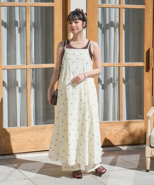 FREAK'S STORE(フリークスストア)の「インド 小花刺繍 キャミワンピース(ワンピース・レディース・ネイビー/オフホワイト/ブラック・フリ-)」の4枚目の写真