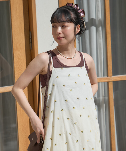FREAK'S STORE(フリークスストア)の「インド 小花刺繍 キャミワンピース(ワンピース・レディース・ネイビー/オフホワイト/ブラック・フリ-)」の9枚目の写真