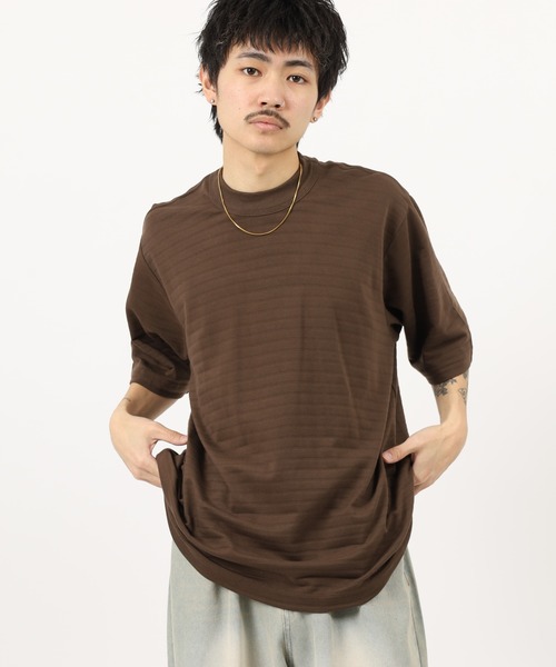 MN+LA（エムエヌエルエー）の「MN+LA STRIPED PIQUE MOCKNECK TEE ストライプモックネック半袖Tシャツ（Tシャツ/カットソー・メンズ・テラコッタ/ウッド・2XL/XL/M/L）」の15枚目の写真