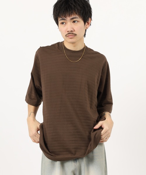 MN+LA（エムエヌエルエー）の「MN+LA STRIPED PIQUE MOCKNECK TEE ストライプモックネック半袖Tシャツ（Tシャツ/カットソー・メンズ・テラコッタ/ウッド・2XL/XL/M/L）」の14枚目の写真
