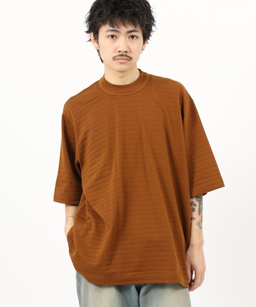 MN+LA（エムエヌエルエー）の「MN+LA STRIPED PIQUE MOCKNECK TEE ストライプモックネック半袖Tシャツ（Tシャツ/カットソー・メンズ・テラコッタ/ウッド・2XL/XL/M/L）」の22枚目の写真