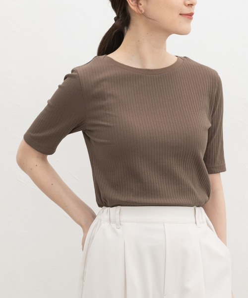 Honeys（ハニーズ）の「【ＵＶカット】半袖ボートネックＴシャツ（Tシャツ/カットソー・レディース・ネイビー/ベージュ/モカ/ブラック/ブルーグリーン/オフホワイト・L/LL/S/M）」の4枚目の写真