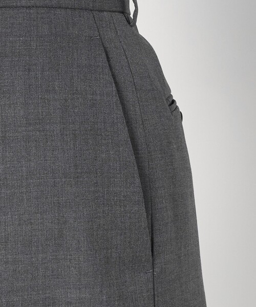 LOEFF(ロエフ)の「<LOEFF>トロピカルウール ショートパンツ(その他パンツ・レディース・グレー系/ネイビー・0/1)」の16枚目の写真