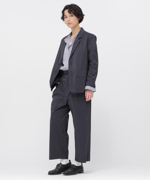 MARGARET HOWELL(マーガレットハウエル)の「FINE STRIPE COTTON SILK JACKET(テーラードジャケット・レディース・ブラック系その他/グレー系その他3・1)」の18枚目の写真